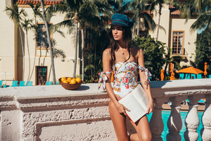 646538841_Lookbookfinal-10.thumb.jpg.915ebd453f79d407920a9406ddf6f7fa.jpg
