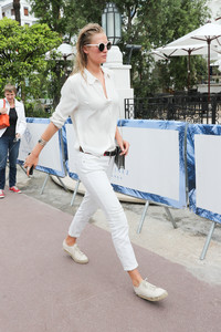 70640435_hqcelebcorner-5.jpg