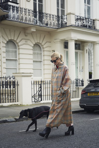 7_dias_7_looks_laura_bailey_970017746_620x930.jpg