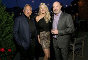 Christie+Brinkley+Rogers+Cowan+Celebrates+0xGt03sIyAYx.jpg