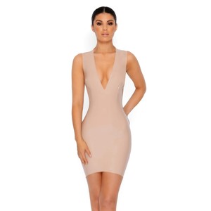 987_nude_edit12_cut-.jpg