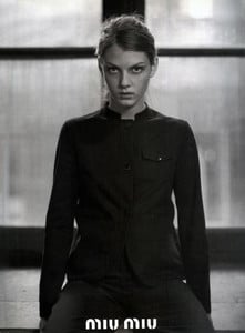 Angela-Lindvall-Miu-Miu-1997-01.thumb.jpg.b2b93da49289e20e57e99fcd785911e6.jpg
