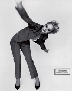 Borthwick_Fendissime_Spring_Summer_1996_02.thumb.png.e6657a6b4b3b953d0206814b0c63a224.png