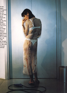 Clare-DurkinELLE-Italia-April-1999-Leggere-Follie-Roberto-Orlandi-08.thumb.jpg.46813c126e2fed0f67436937ac5de176.jpg