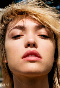 Cora-Keegan-P-Magazine-5-Michael-Donovan-8.thumb.jpg.f52f511e8639bb2c1cacac3cb3510a94.jpg