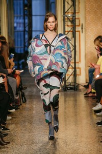 EMILIO-PUCCI-FW2018-19--(41).thumb.jpg.378509c6aff40c9f0e26bc17cb2bb666.jpg