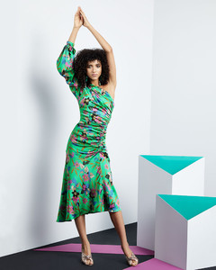 Etro-One-Sleeve-Shirred-Floral-Print-Hammered-Silk-Midi-Dress.thumb.jpg.00593c3c5088aecf250b8d39dc83cc85.jpg