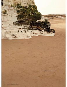 HarpersBazaarUK-June2018-page-012.jpg