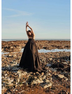 HarpersBazaarUK-June2018-page-014.jpg