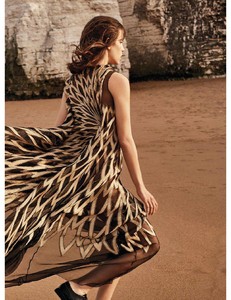HarpersBazaarUK-June2018-page-016.jpg