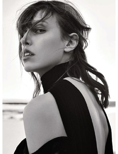 HarpersBazaarUK-June2018-page-017.jpg