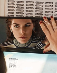 Hilary-Rhoda-Editorial05.thumb.jpg.542bc76a5ad21966785c6711b02a0e71.jpg