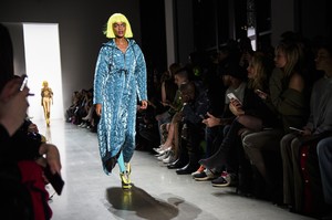 Jeremy-Scott-RF18-0721e.thumb.jpg.56e75785452b902f12f31f33c7d6d618.jpg