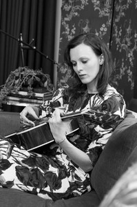 Karen_Elson-55-835x1253.thumb.jpg.914924b50ef4f9d4483e343221e89c0f.jpg