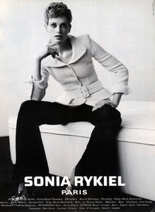 Kristen-McMenamy-Sonia-Rykiel-1996-ph.Mario-Testino-01.thumb.jpg.3dcde4f374f91e3bc7a5cdc7f2a06411.jpg