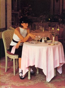 Piel_Vogue_US_December_1984_09.thumb.jpg.29e076fef4337b93e87995d43c607899.jpg
