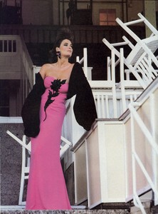 Piel_Vogue_US_December_1984_20.thumb.jpg.1f4d2521b1aff6582a1755b090bb8475.jpg