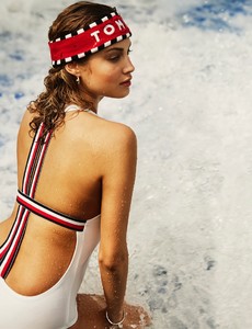 Rose-Bertram-Beach-Photos08.thumb.jpg.79f91824a42fa108e38c47a3c143ff68.jpg