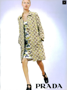 Sims_Prada_Spring_Summer_1996_01.thumb.png.d69546282b15583b1609f39f2171029a.png