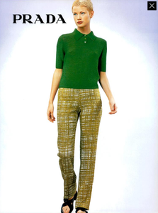 Sims_Prada_Spring_Summer_1996_05.thumb.png.4a218d549e764ab3d240e07a1b61e157.png