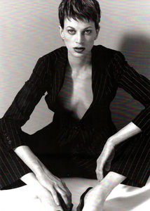 Teller_Strenesse_Spring_Summer_1996_05.thumb.png.e1fa1e8945eb06481f649653ce074bca.png