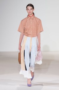 Victoria-Beckham-RS18-0133.thumb.jpg.59ab6f9f04c713a8b623a239d2b2c3dc.jpg