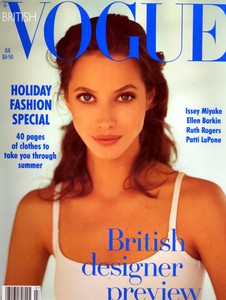Vogue_UK_793-jal718.thumb.jpg.f26fa3af939c5f15ec6af17526f47d27.jpg