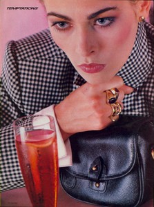 Vogue_US_November_1982_04.thumb.jpg.a5588f24ae23588b7e9be3201307ddc4.jpg