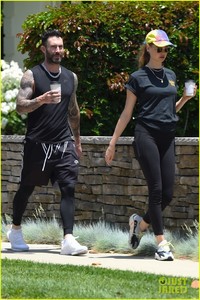 adam-levine-behati-prinsloo-kick-off-their-sunday-workout-16.jpg