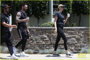 adam-levine-behati-prinsloo-kick-off-their-sunday-workout-22.jpg