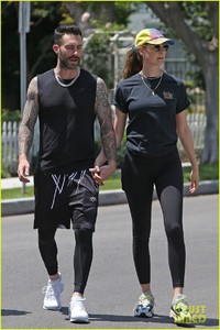 adam-levine-behati-prinsloo-kick-off-their-sunday-workout-25.jpg