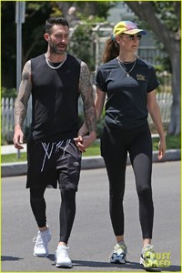 adam-levine-behati-prinsloo-kick-off-their-sunday-workout-28.jpg