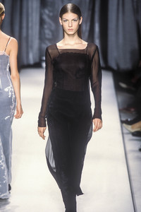 alberta-ferretti-fw-1997-1.thumb.jpg.39b3c705518a95a6039620b1a6029883.jpg