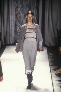 alberta-ferretti-fw-1997-3.thumb.jpg.b77d119a4f5aa28a885f0cf8f5ce3edf.jpg