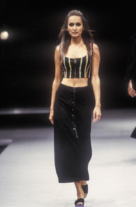 alberta-ferretti-ss-1993-1.thumb.jpg.770dd2f05ddec5031827ac858589c129.jpg