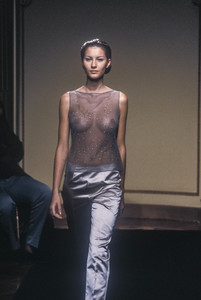 alberta-ferretti-ss-1998-1.thumb.jpg.57fa17974c46173562808ff379edf4d8.jpg