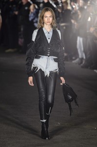 alexander-wang-rs18-2519.thumb.jpg.defbdb6f2cd709178691530f8d5a21fd.jpg