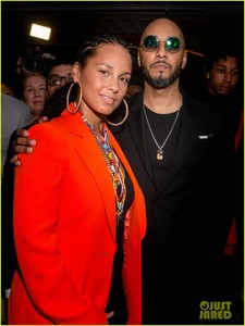 alicia-keys-hubby-swizz-beatz-help-raise-funds-for-amref-health-africa-at-artball-02.jpg