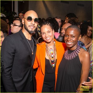 alicia-keys-hubby-swizz-beatz-help-raise-funds-for-amref-health-africa-at-artball-05.jpg