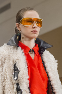 altuzarra-clp-rf18-0155.thumb.jpg.1a9fbd1eb954bc30766fc82f212e7332.jpg
