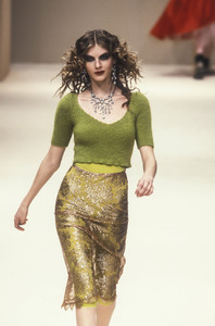 anna-molinari-fw-1997-5.thumb.jpg.1bdf47b296ffc1523e29f0c7aaae02f1.jpg