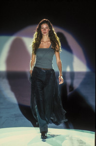 anna-molinari-ss-1999-3.thumb.jpg.973a9829dcf325bbffef35ce630d49ac.jpg