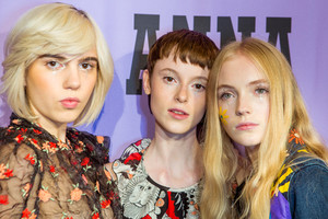 anna-sui-bks-i-rs18-7283.thumb.jpg.95ce0955a122e7f29c1e5a71bb96f240.jpg