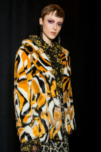 anna-sui-bks-v-rf18-0672.thumb.jpg.c67420b7e82f22292fbb3cb2c1357b49.jpg