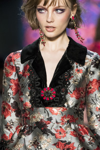 anna-sui-clp-rf18-0115.thumb.jpg.3a3b0d59c8717451b7ca3b05cc465bac.jpg