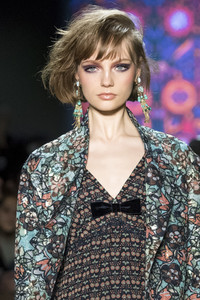 anna-sui-clp-rf18-0771.thumb.jpg.97dc6e833f27f53db7ba5c466d1dfbc5.jpg