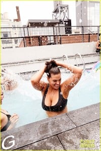 ashley-graham-hosts-swim-4-alls-mdw-pool-party-2018-02.jpg