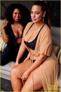 ashley-graham-hosts-swim-4-alls-mdw-pool-party-2018-08.jpeg
