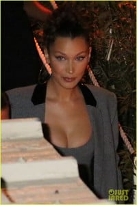 bella-hadid-and-the-weeknd-kiss-at-cannes-film-festival-see-the-pics-07.jpg