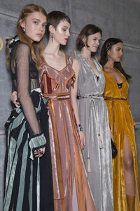 bottega-veneta-bks-l-rf18-1342.thumb.jpg.8f76bf496d19f59f4c81cda46b74d99a.jpg